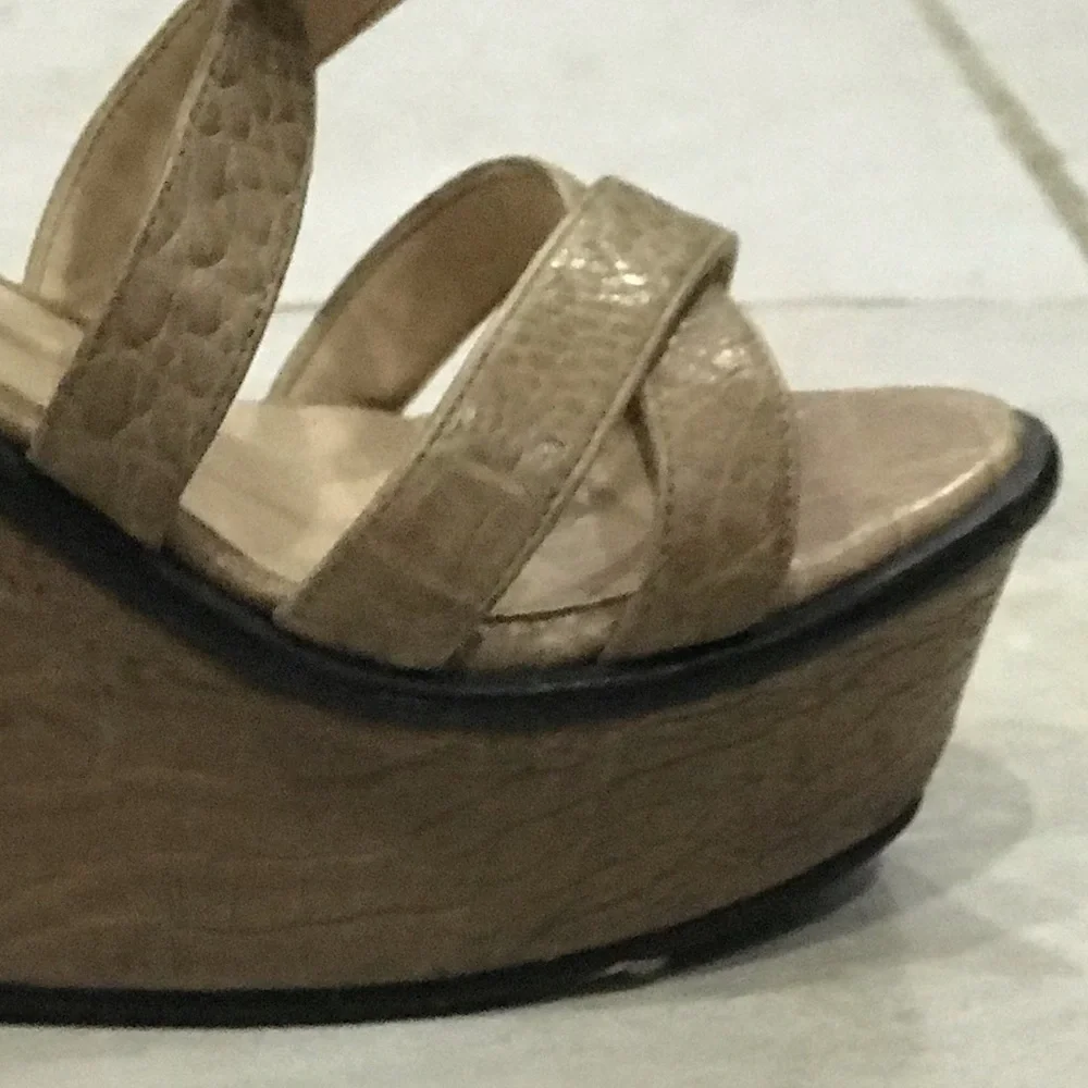 Talbots tan platforms shoes wedges heels size 6